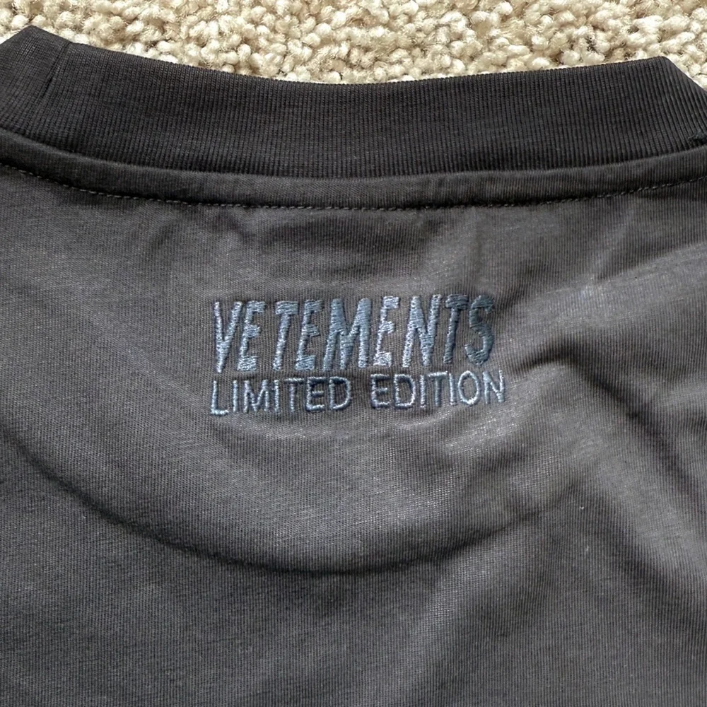 Vetements Black Limited Edition Men’s Medium T-Shirt Think Differently - Picture 4 of 5